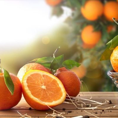 Το πορτοκάλι καταπολεμά τις ελεύθερες ρίζες και τα σημάδια της γήρανσης διατηρώντας το δέρμα σας φρέσκο, λαμπερό και νεανικό.