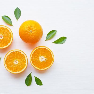 Το πορτοκάλι καταπολεμά τις ελεύθερες ρίζες και τα σημάδια της γήρανσης διατηρώντας το δέρμα σας φρέσκο, λαμπερό και νεανικό.